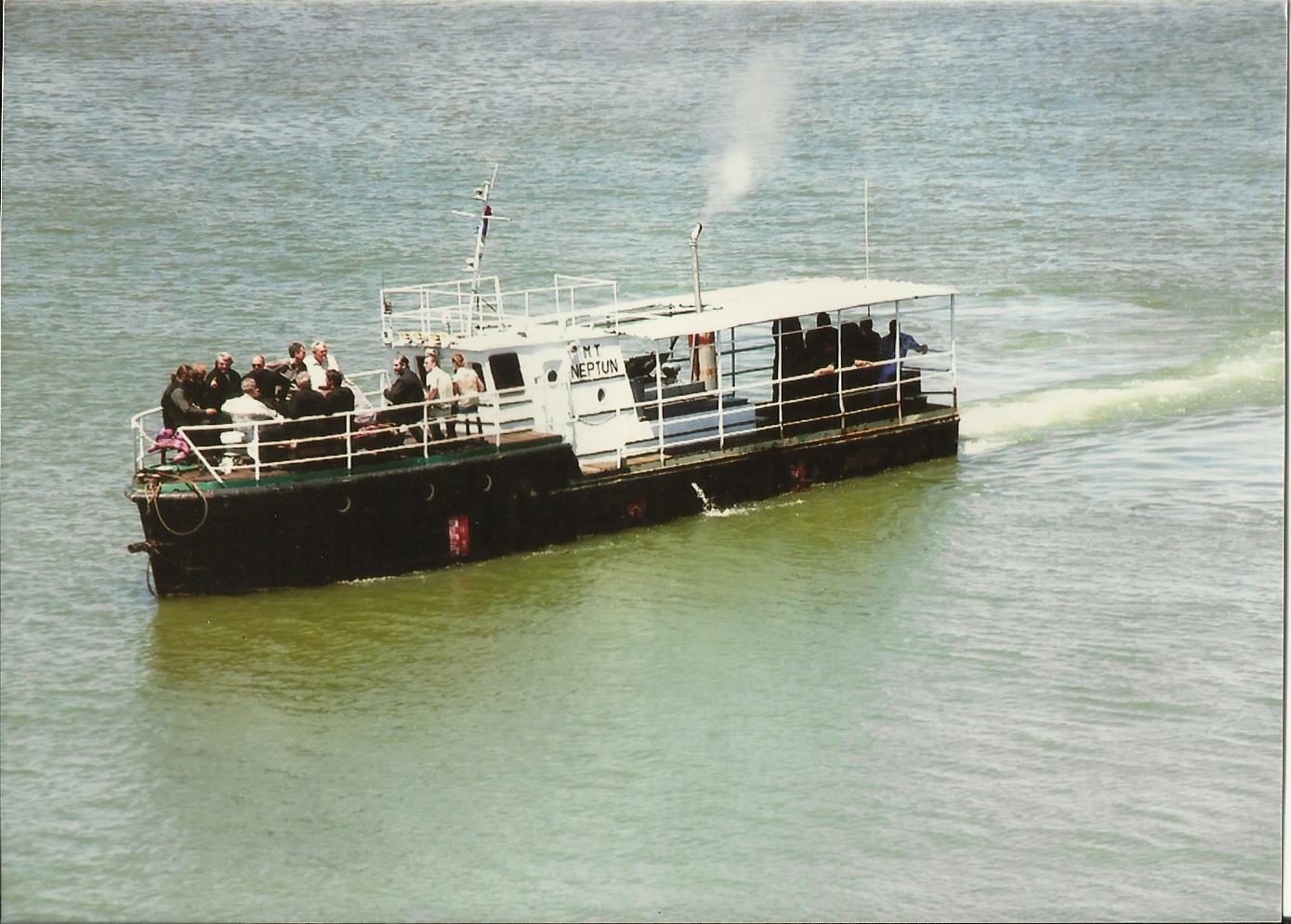 VOŽNJA TURISTIČKIM BRODIĆEM